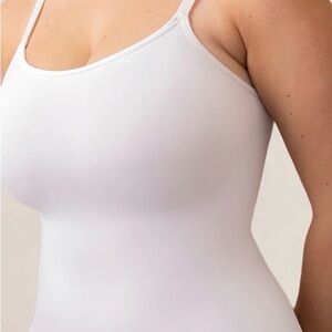 Shapermint Essentials White Tank Top size Medium